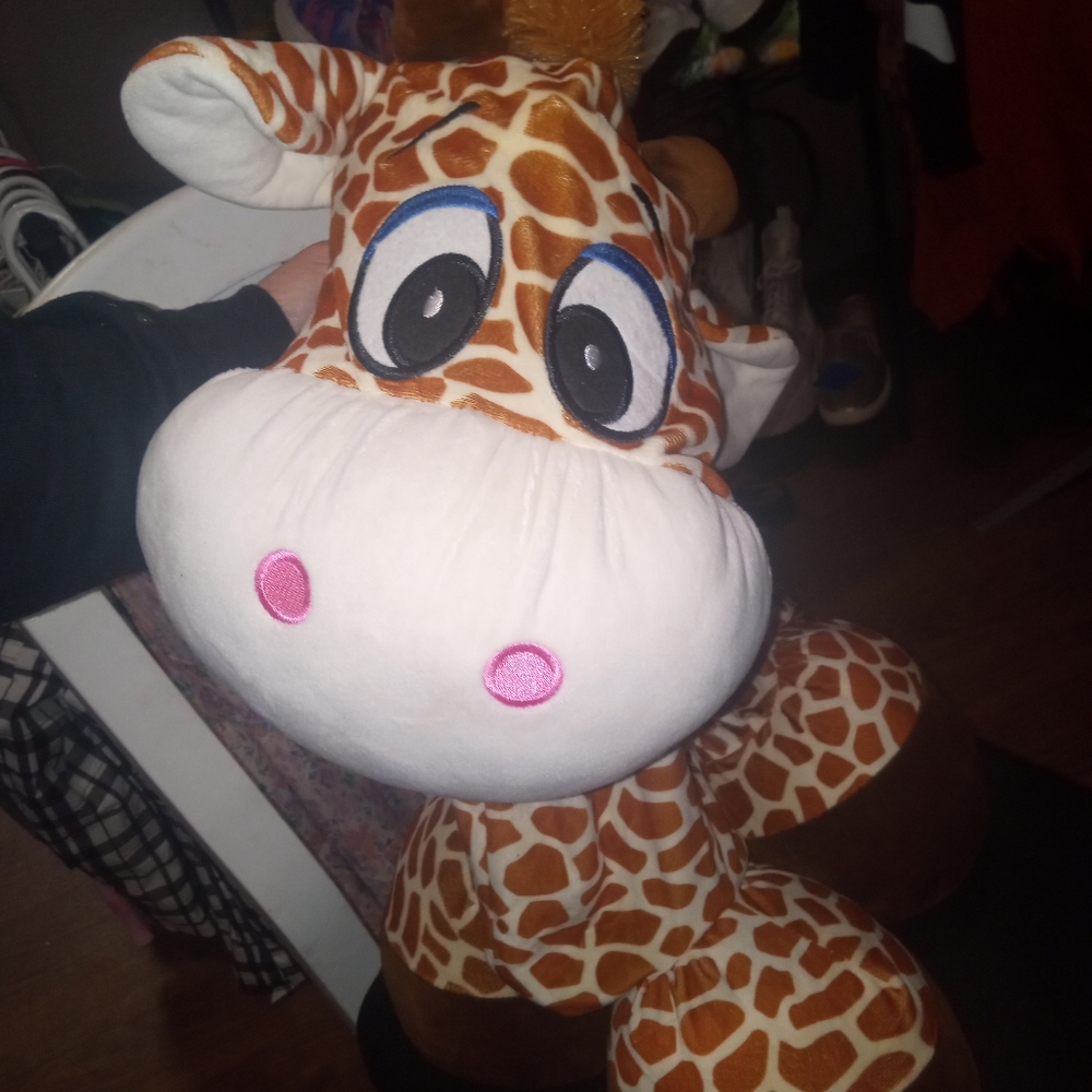 Inflatable stuffed giraffe - Picture 2 of 4